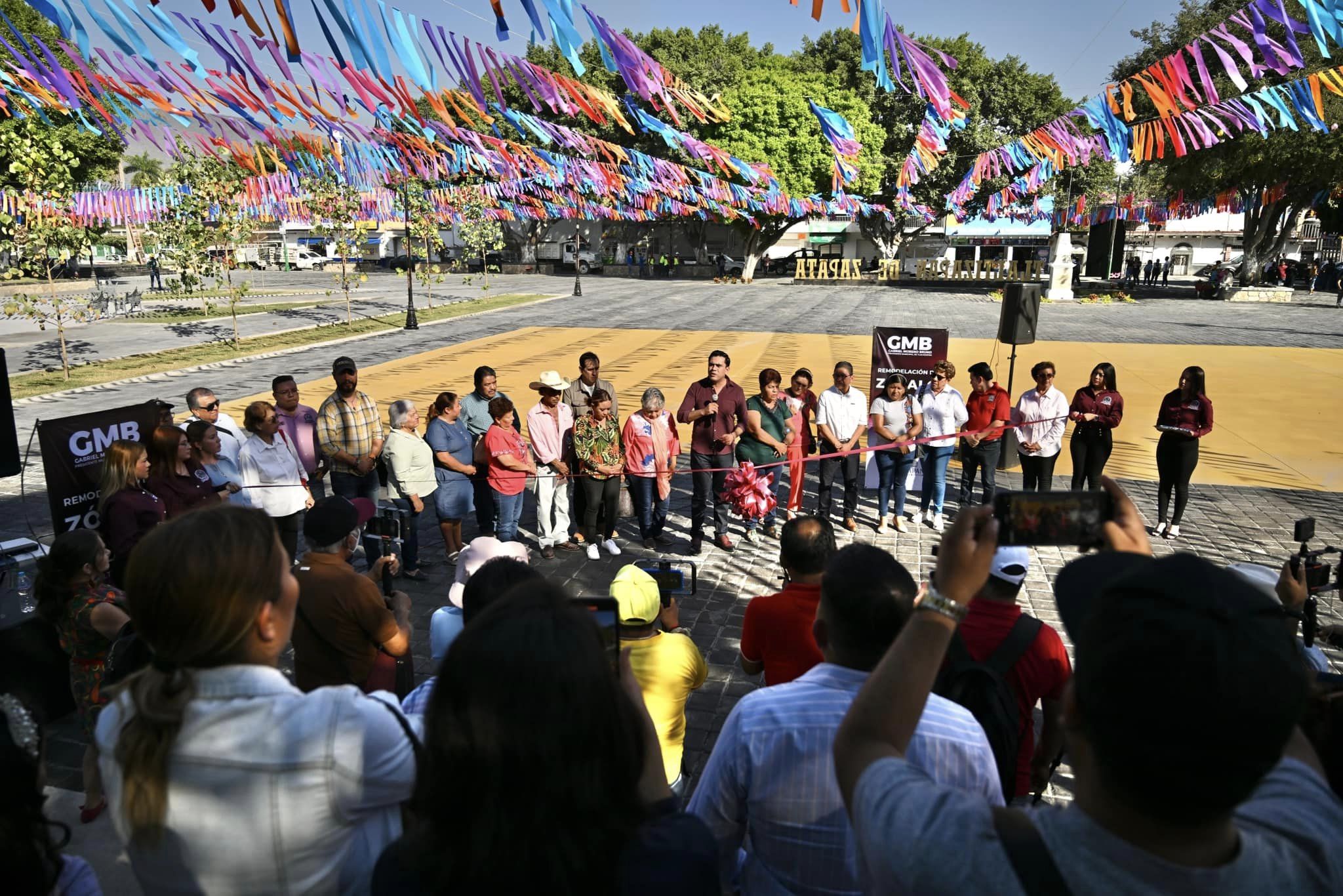 ENTREGA GABRIEL MORENO BRUNO LA OBRA DE REMODELACIÓN DEL ZÓCALO MUNICIPAL Y PLAZA CÍVICA